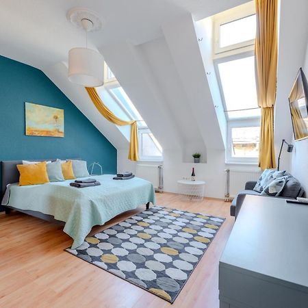 Cozy Flat In The Heart Of Buda Budapest Bagian luar foto