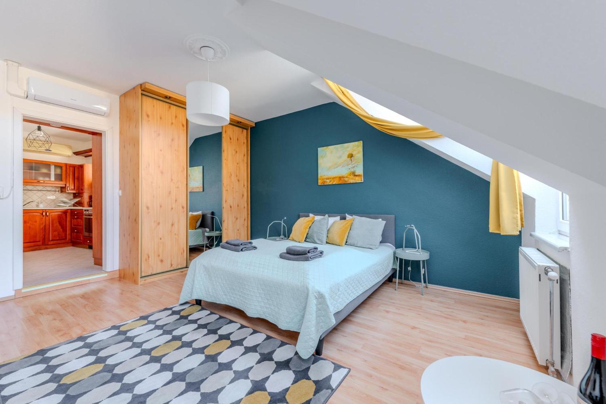 Cozy Flat In The Heart Of Buda Budapest Bagian luar foto