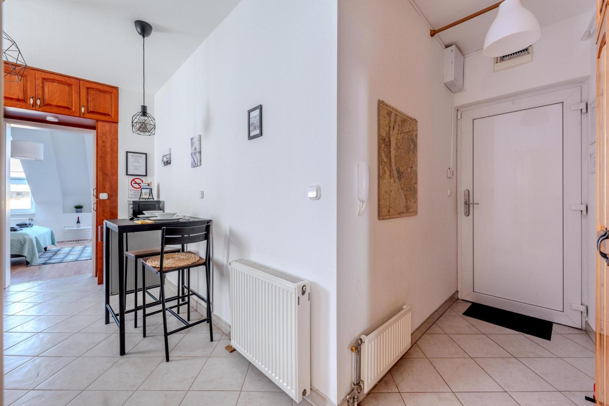 Cozy Flat In The Heart Of Buda Budapest Bagian luar foto