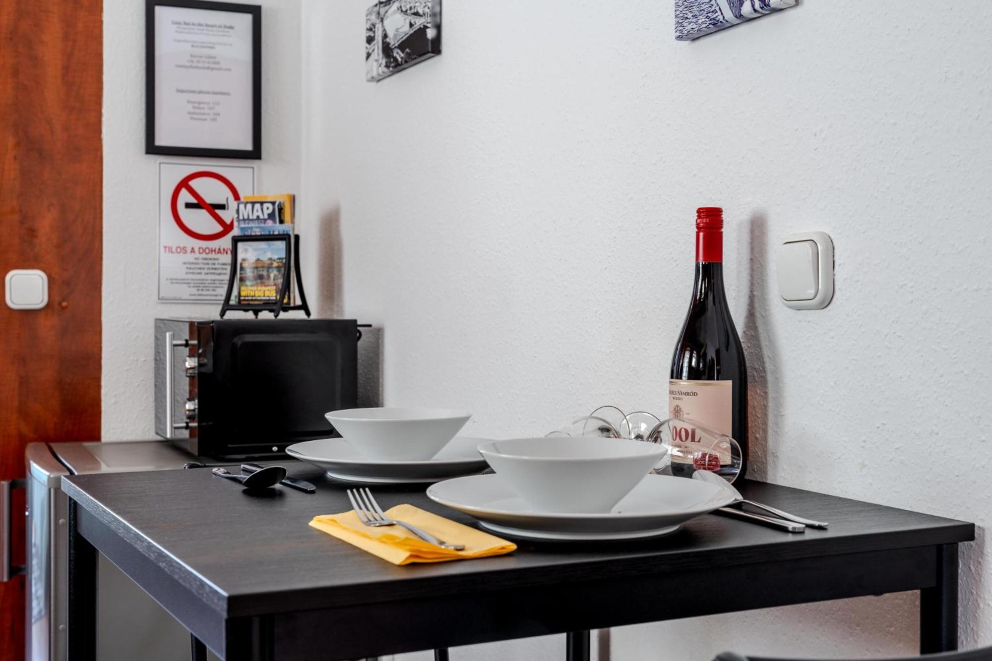 Cozy Flat In The Heart Of Buda Budapest Bagian luar foto